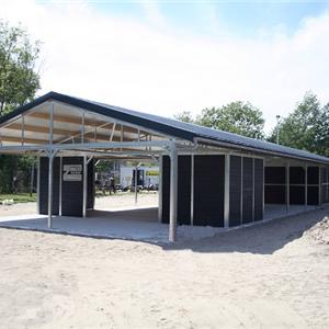 Stal mit offen Seite & einlaufstal